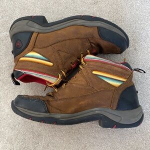 Ariat hiking Boots W8B